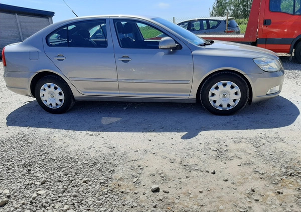 Skoda Octavia cena 20900 przebieg: 243866, rok produkcji 2010 z Oborniki małe 352